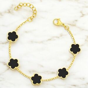 Chic 18K Gold Bracelet with Black Flower Charms